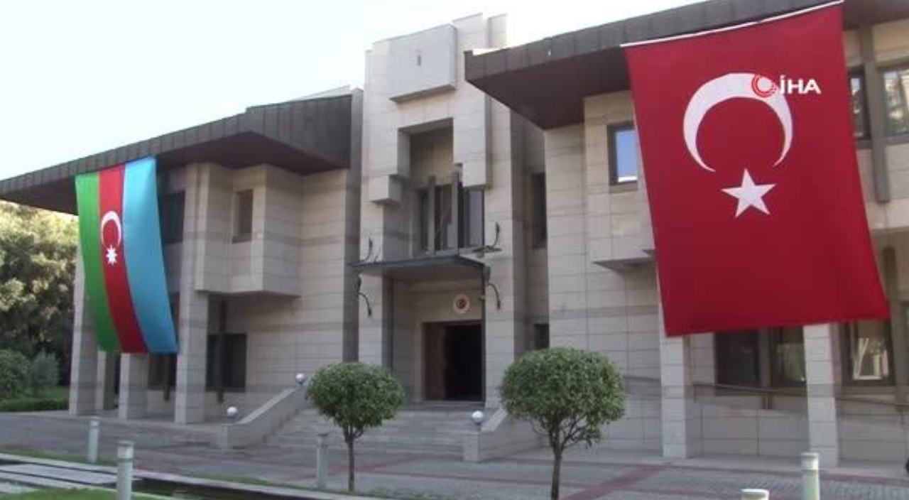 30 Ağustos Zafer Bayramı'nın 99'uncu yılı  Azerbaycan'da kutlandı